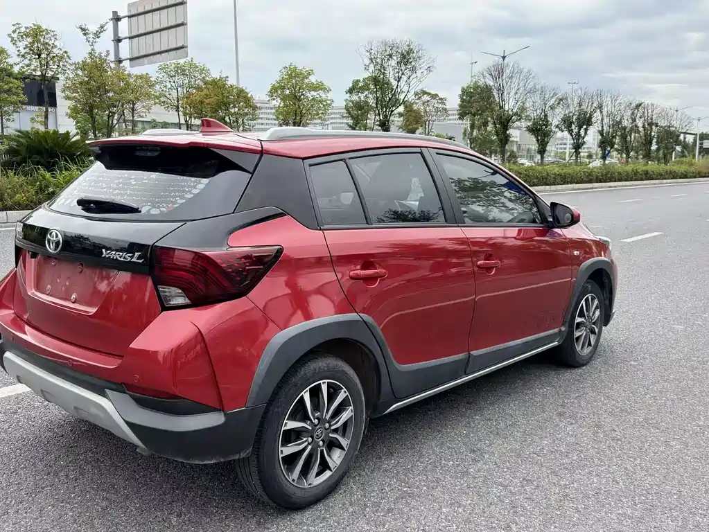 Toyota Yaris L — миниатюра 5