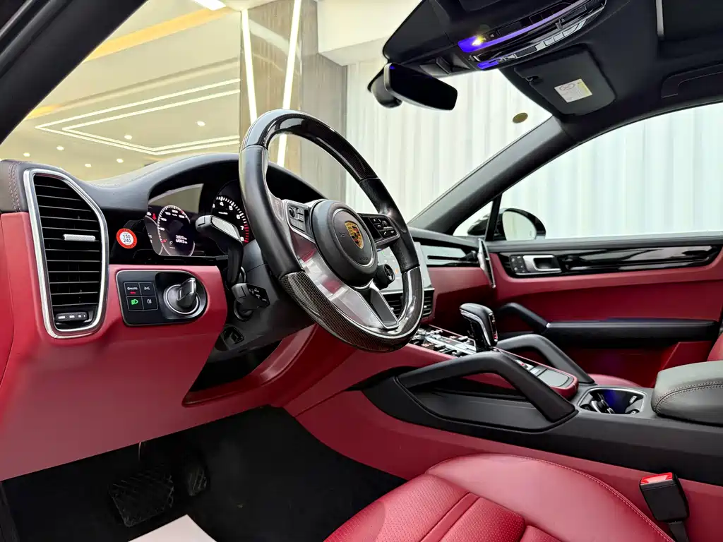 Porsche Cayenne — миниатюра 5