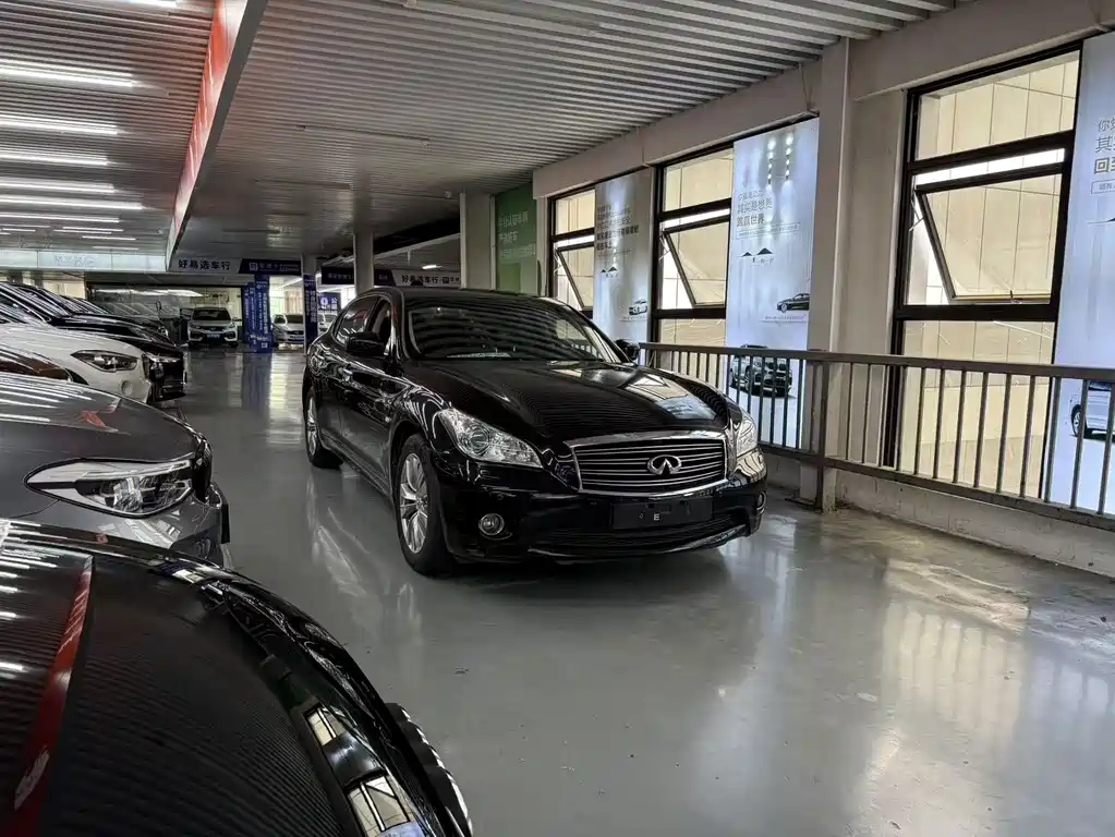Infiniti Q70 — миниатюра 3