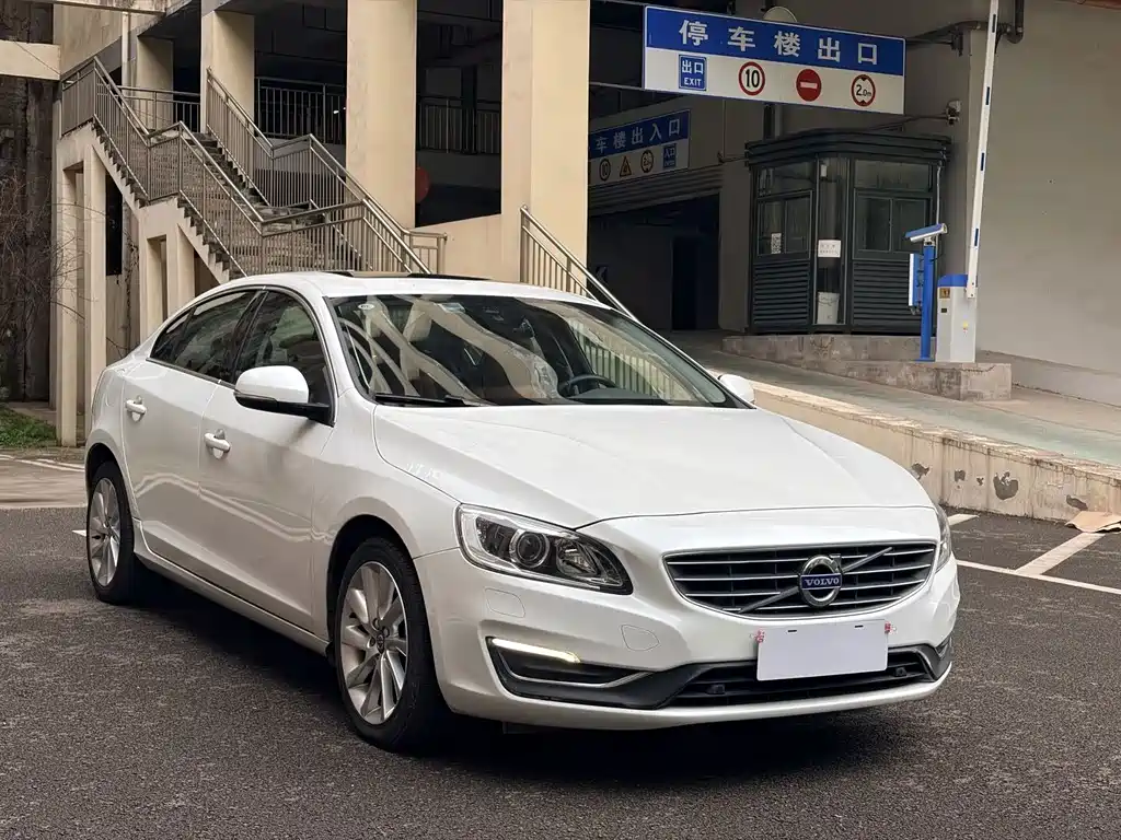 Volvo S60 — миниатюра 3