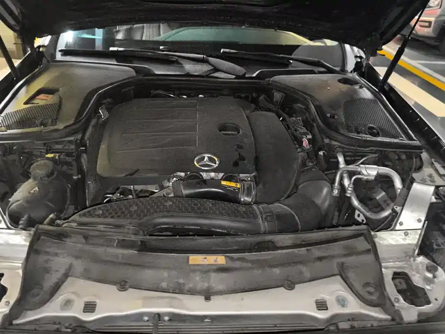 Mercedes-Benz E-Class — миниатюра 10