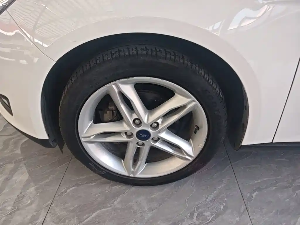Ford Focus — миниатюра 23