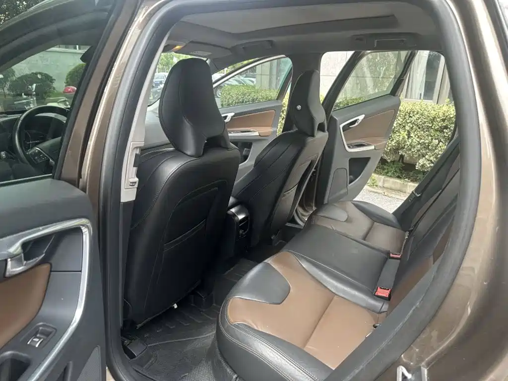Volvo XC60 — миниатюра 10
