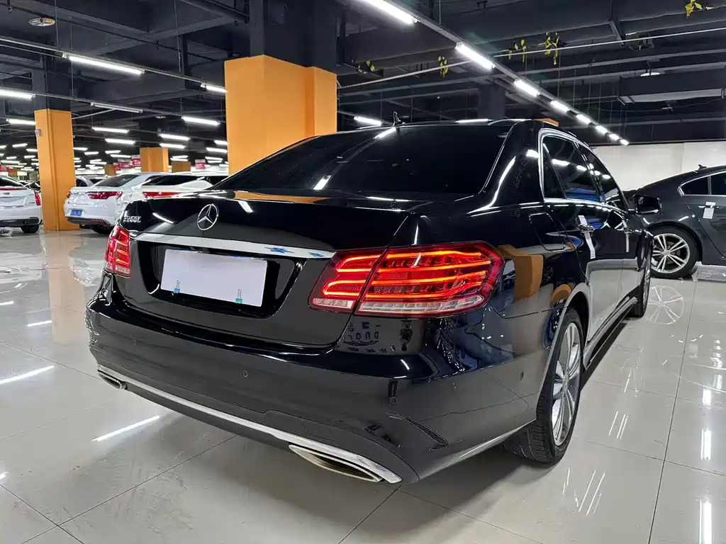 Mercedes-Benz E-Class — миниатюра 13