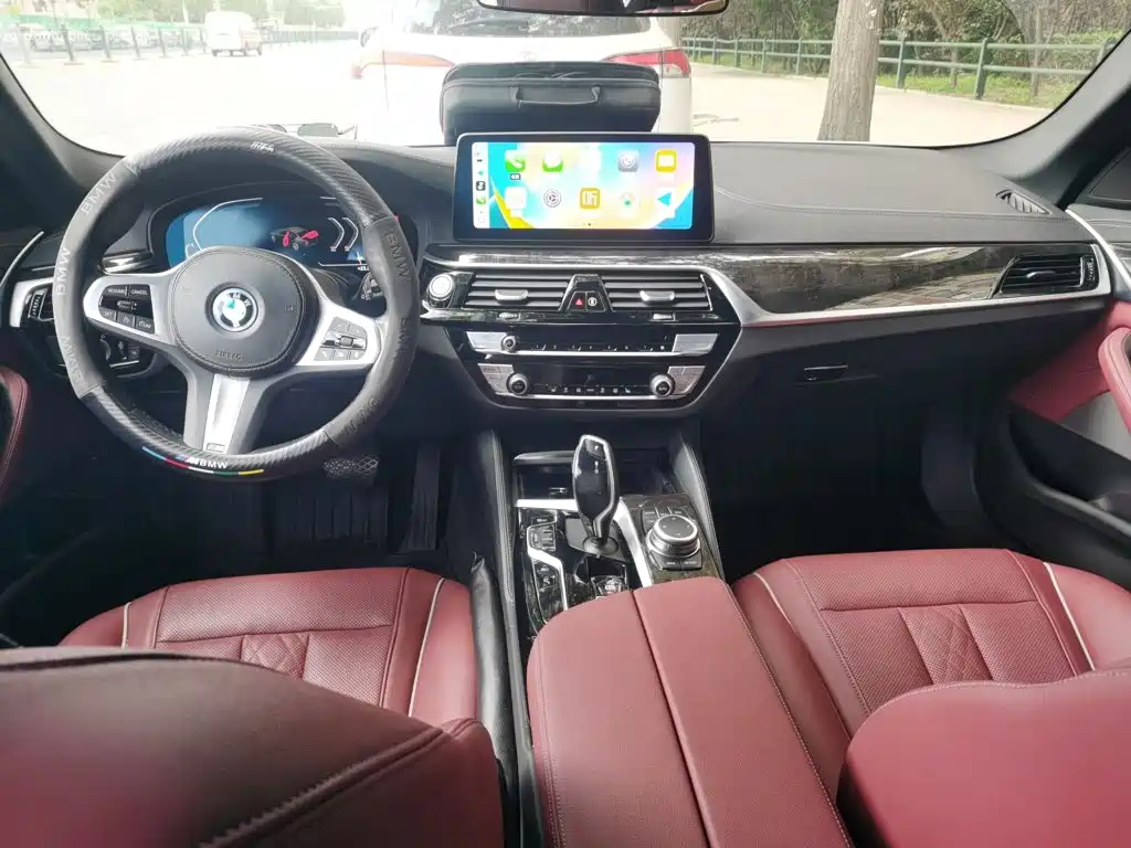 BMW 5 Series New Energy — миниатюра 5