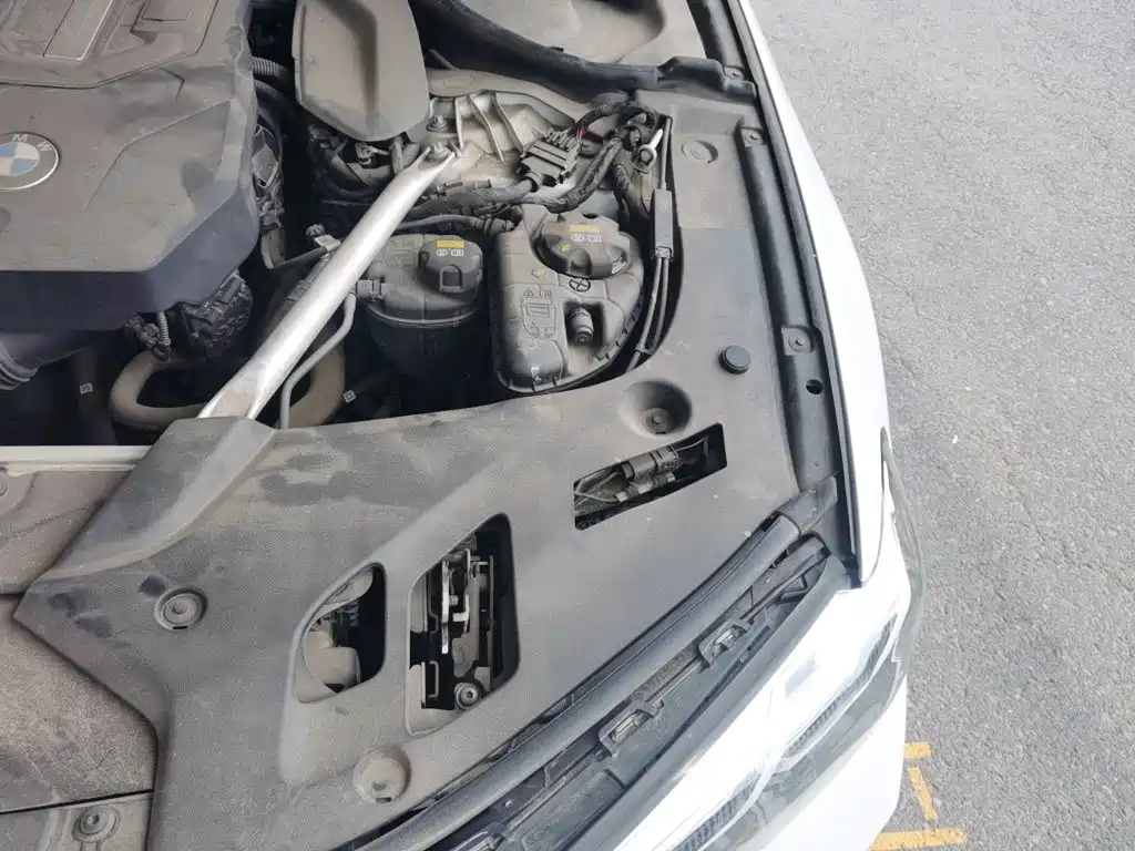 BMW 5 Series New Energy — миниатюра 21