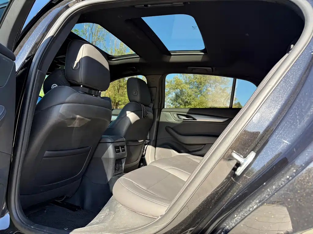 Cadillac CT5 — миниатюра 6