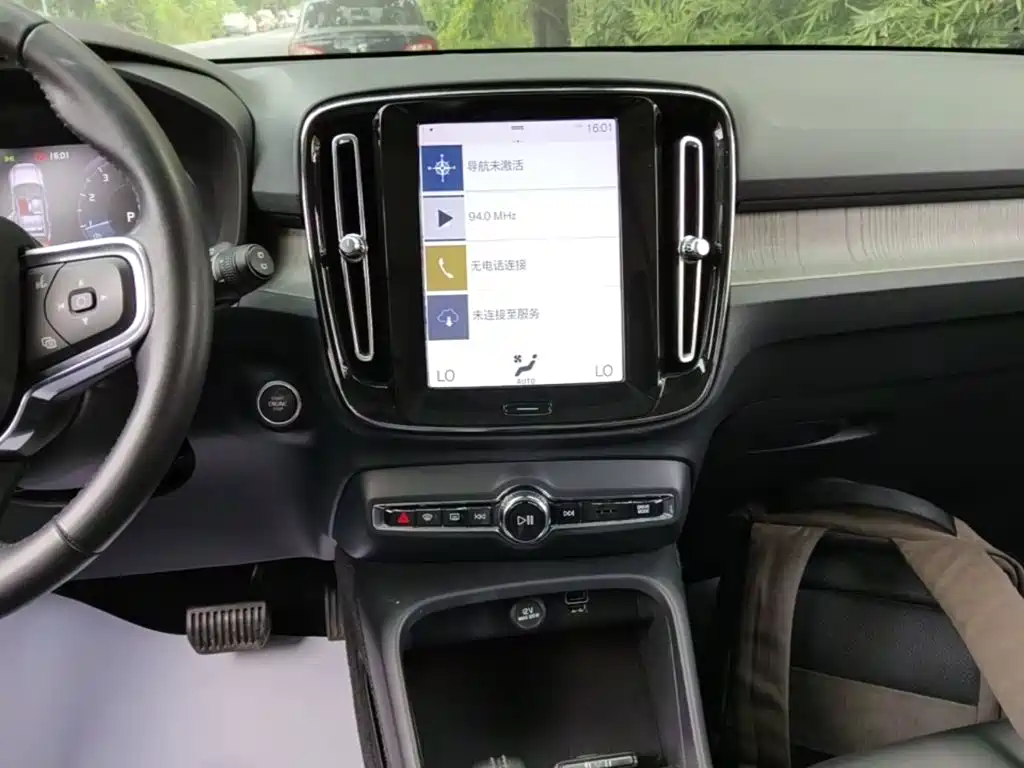 Volvo XC40 — миниатюра 13