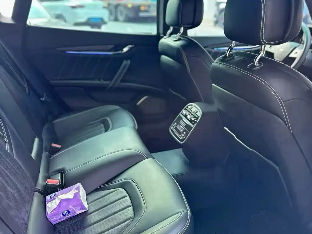 Maserati Quattroporte — миниатюра 5