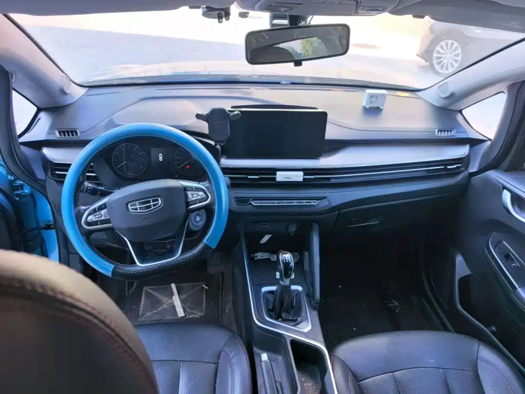 Geely Vision X3 — миниатюра 10