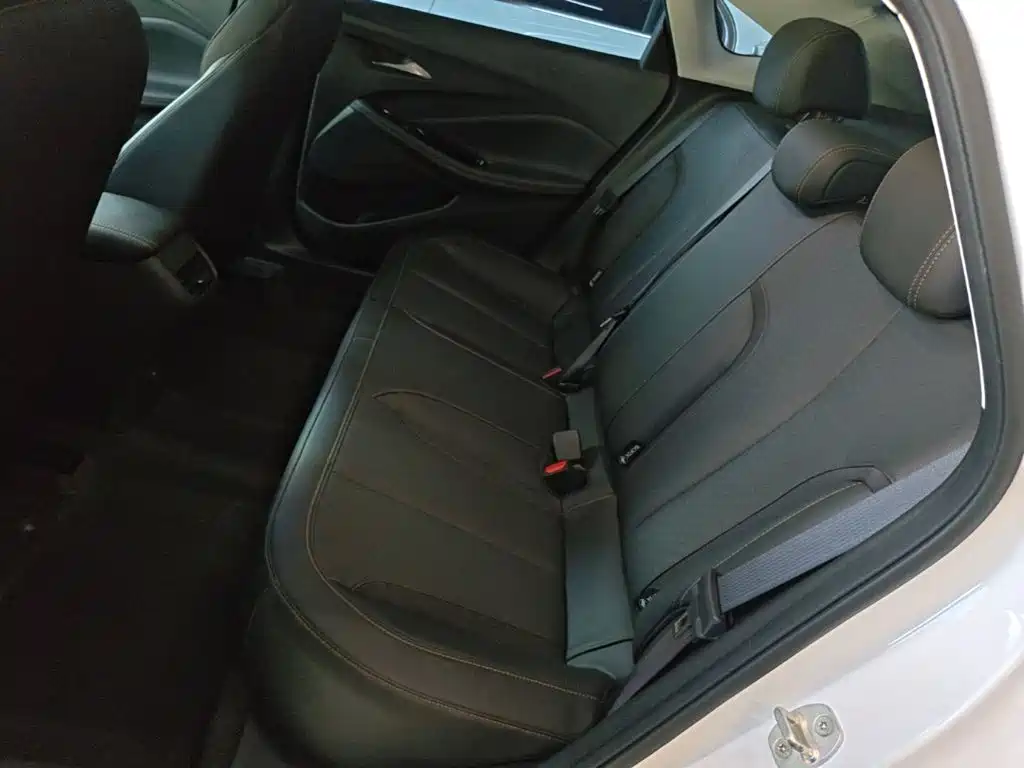 Buick Verano — миниатюра 17
