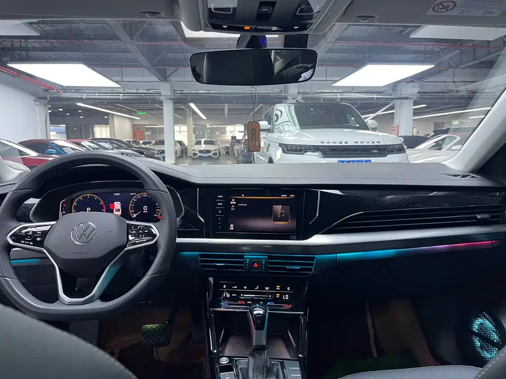 Volkswagen Passat 2024 330TSI Elite