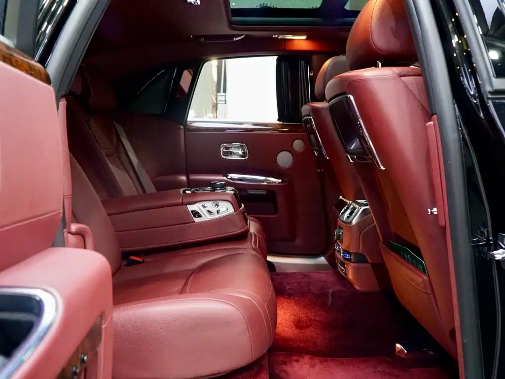 Rolls-Royce Ghost — миниатюра 10
