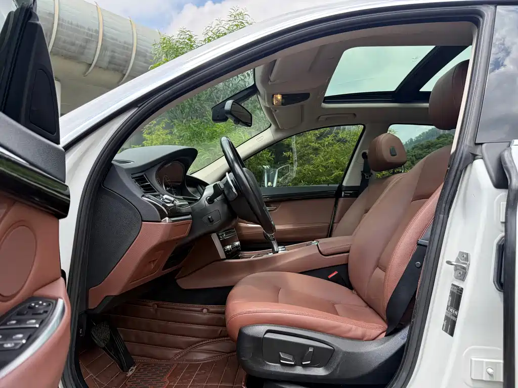 BMW 5 Series GT — миниатюра 17