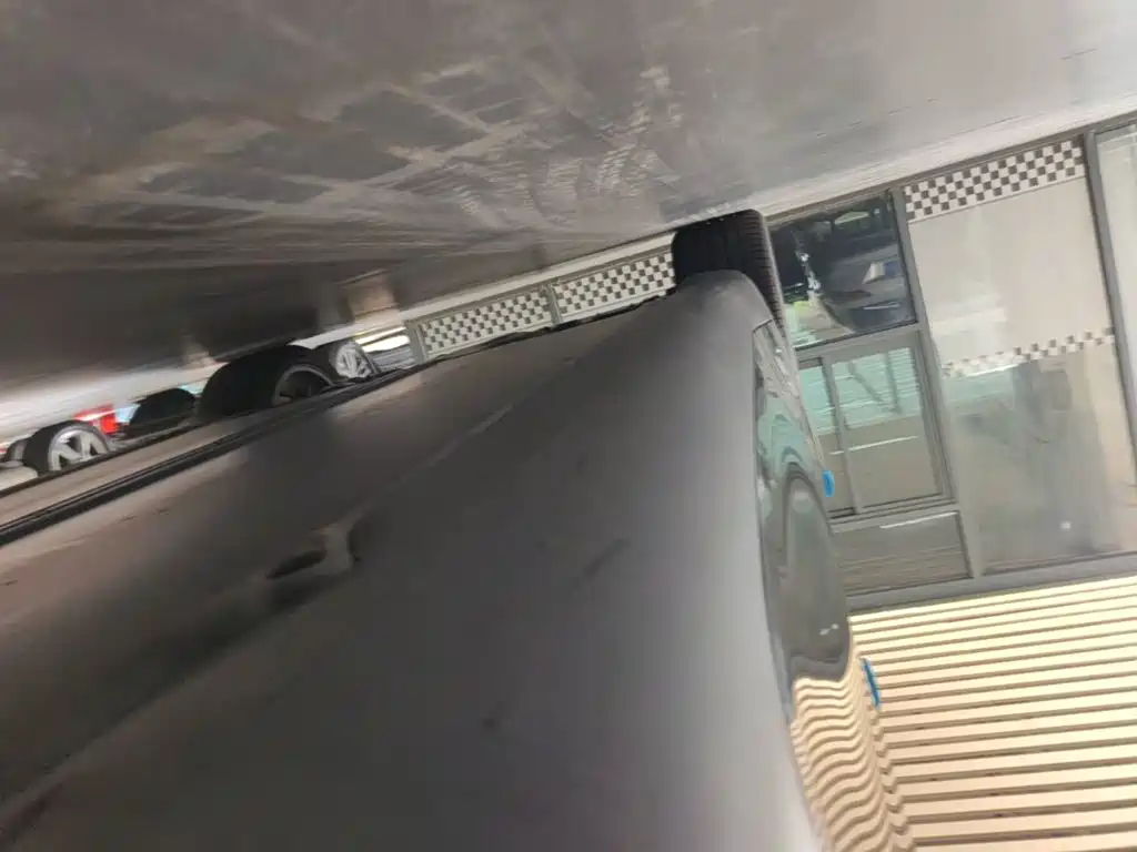 Tesla Model Y — миниатюра 21