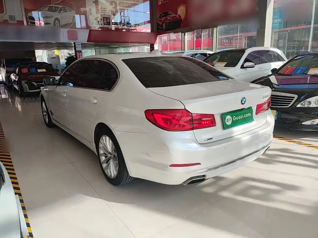 BMW 5 Series — миниатюра 5