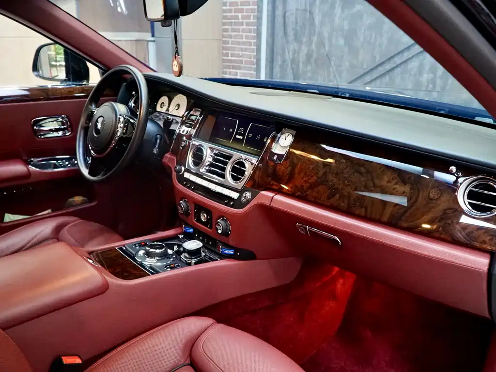 Rolls-Royce Ghost — миниатюра 8
