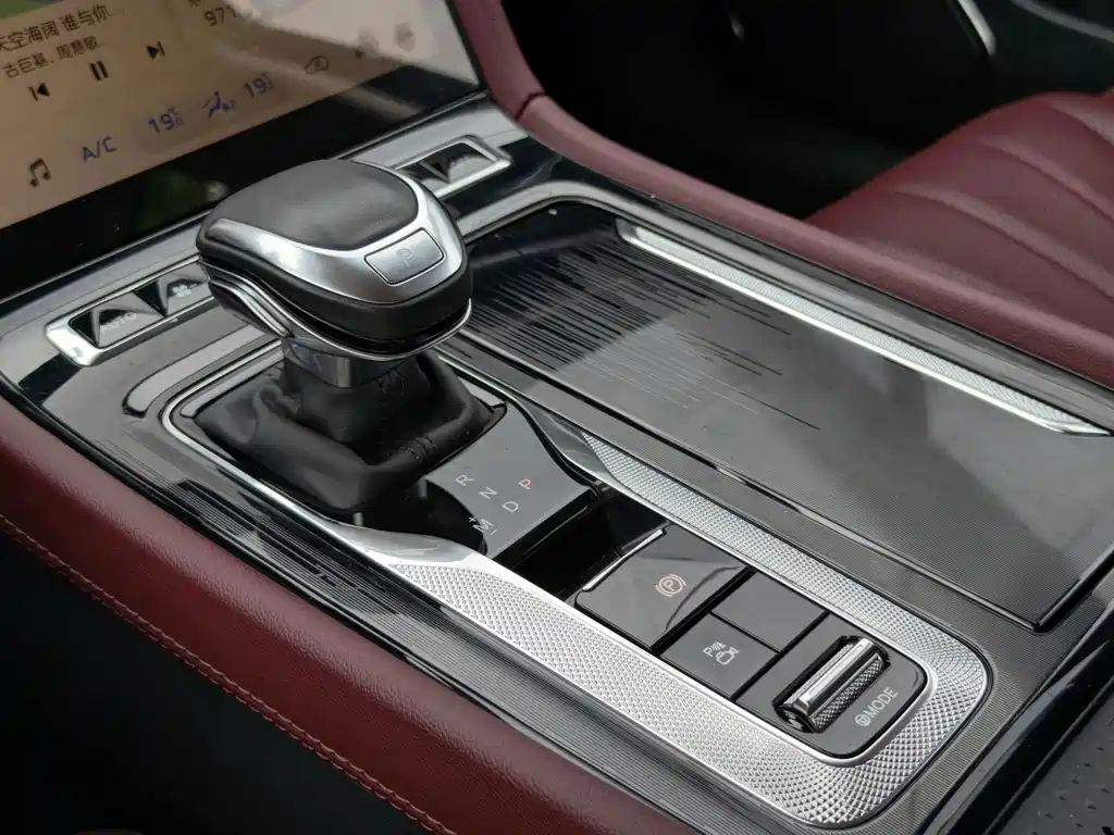 Hongqi Hongqi H5 — миниатюра 18