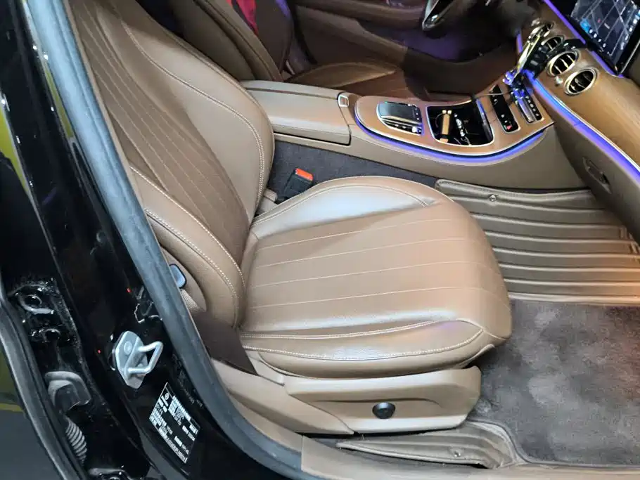 Mercedes-Benz E-Class — миниатюра 8