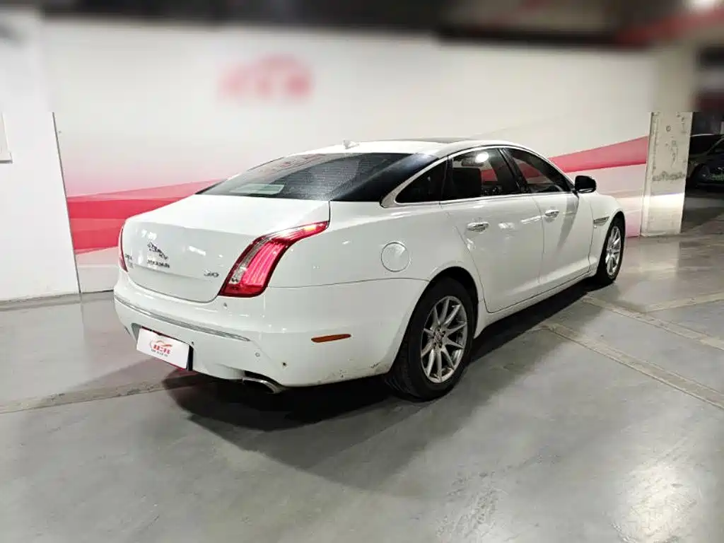 Jaguar XJ — миниатюра 4