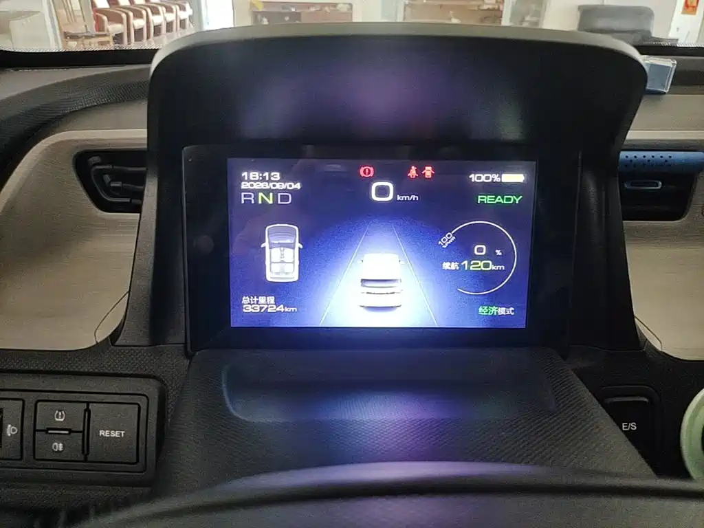 Wuling MINIEV — миниатюра 12