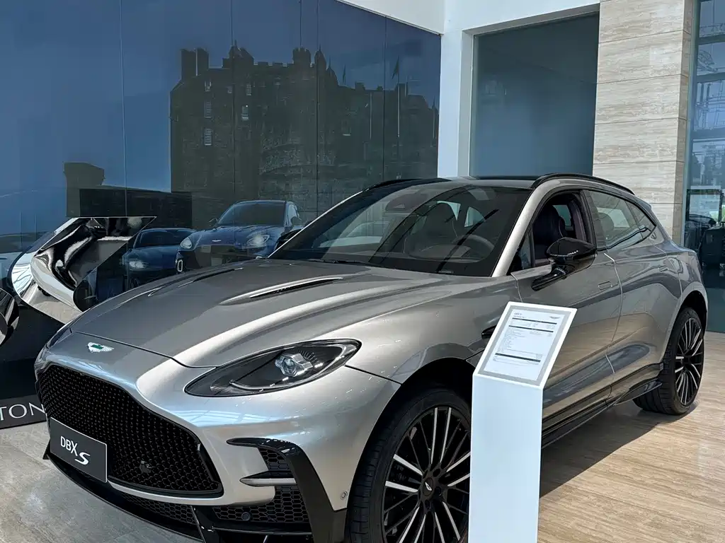 Aston Martin DBX — миниатюра 2