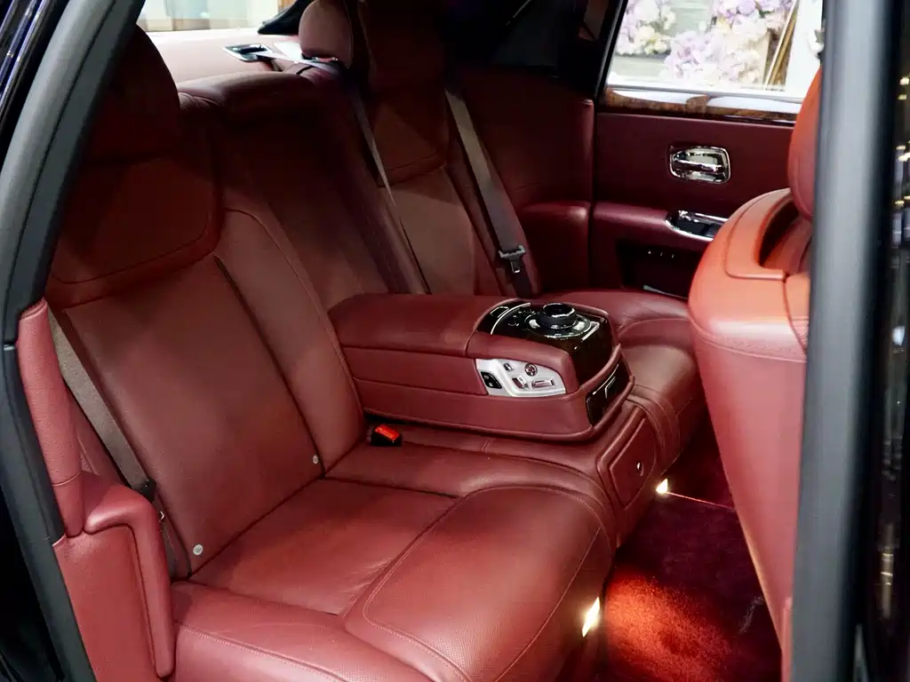 Rolls-Royce Ghost — миниатюра 20