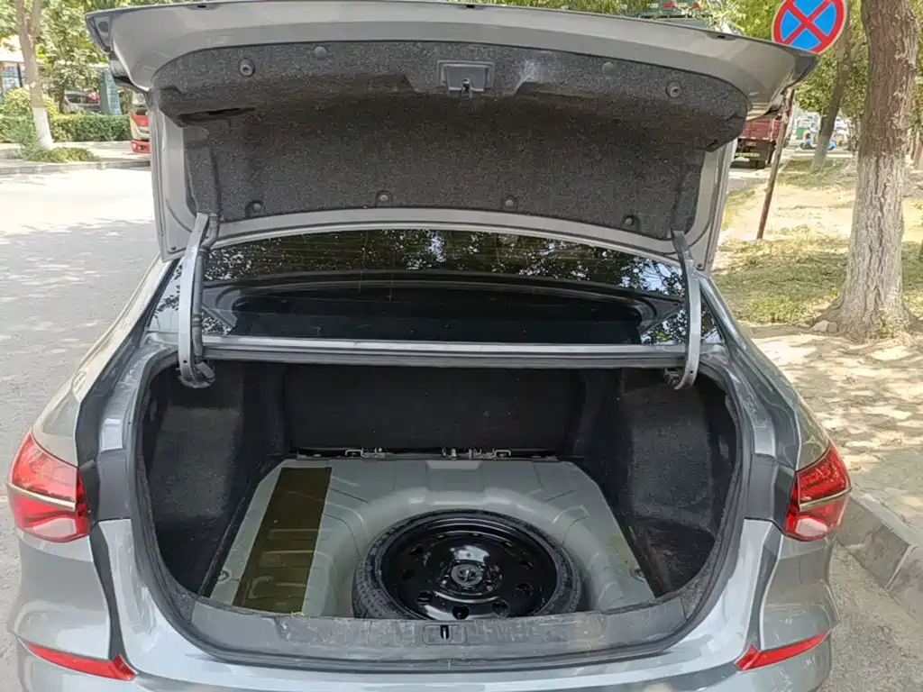 Chevrolet Monza — миниатюра 19