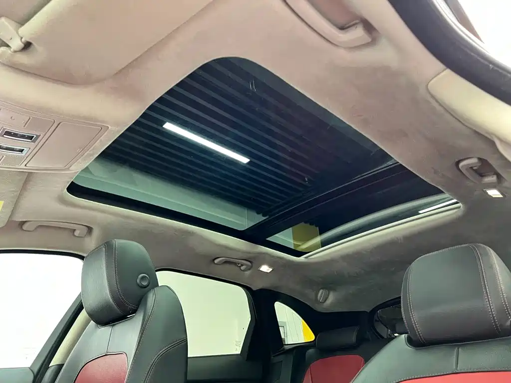 Jaguar F-PACE — миниатюра 17