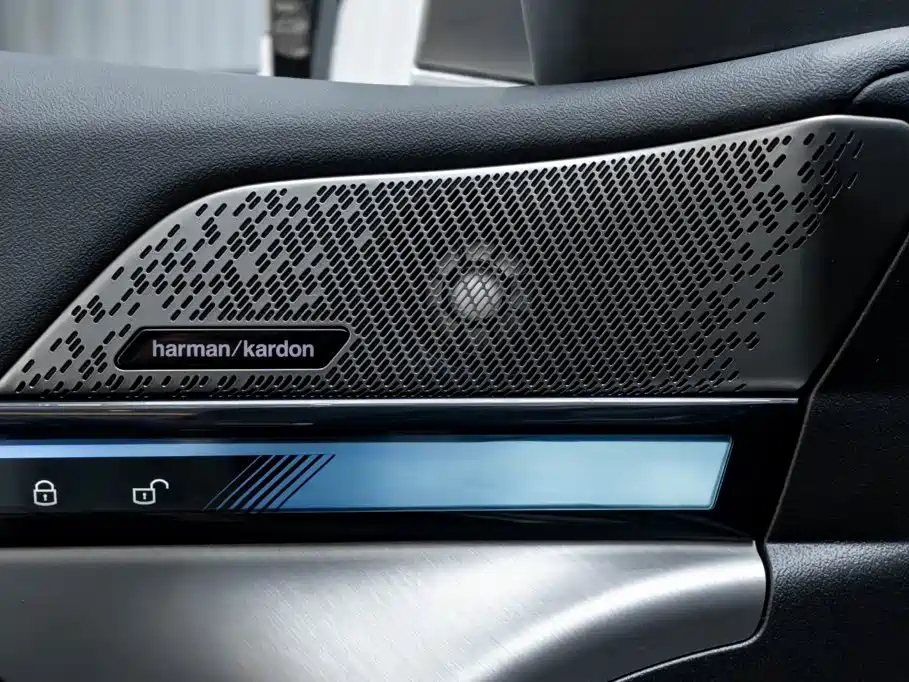 BMW 5 Series — миниатюра 25