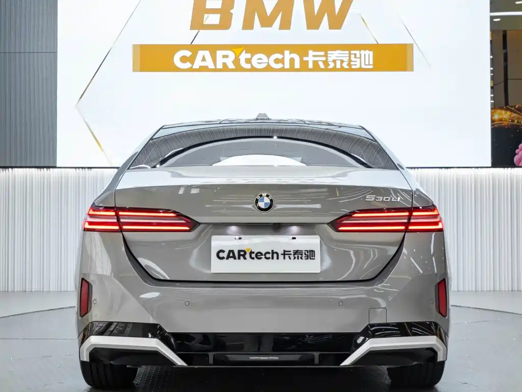 BMW 5 Series — миниатюра 5