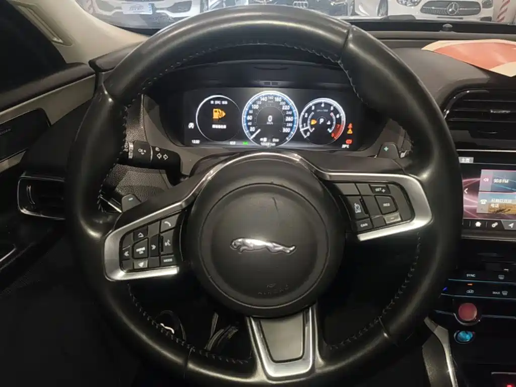Jaguar XEL — миниатюра 11