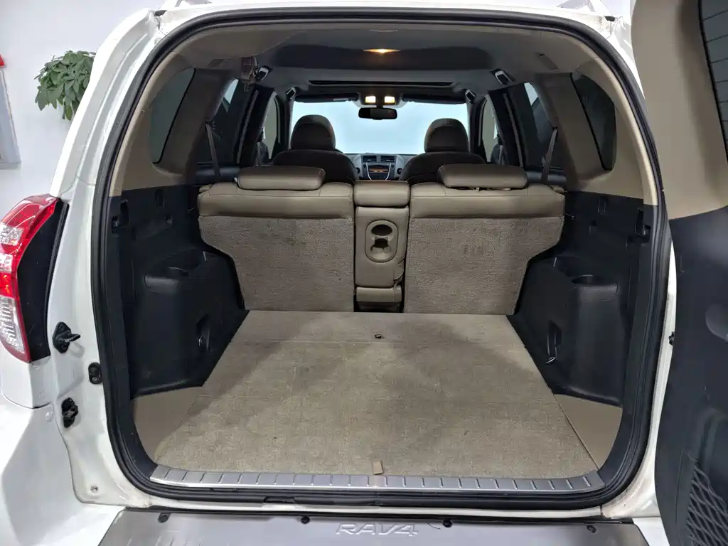 Toyota RAV4 — миниатюра 33