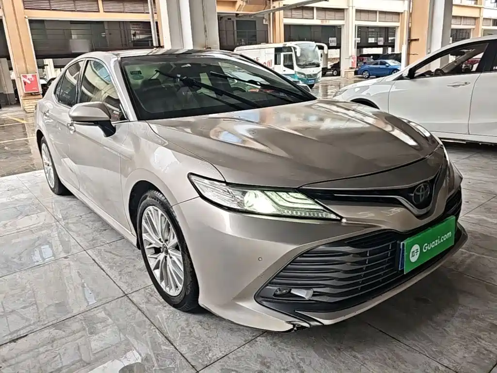 Toyota Camry — миниатюра 4