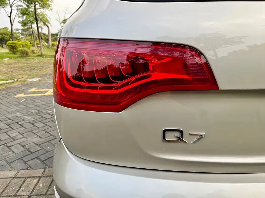 Audi Q7 — миниатюра 20