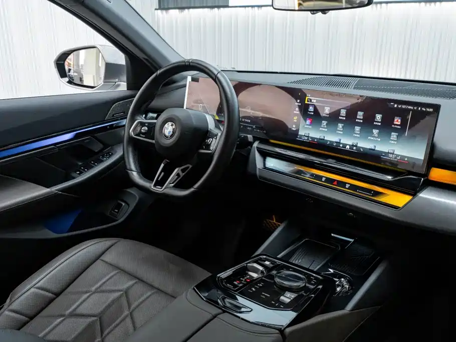 BMW 5 Series — миниатюра 27