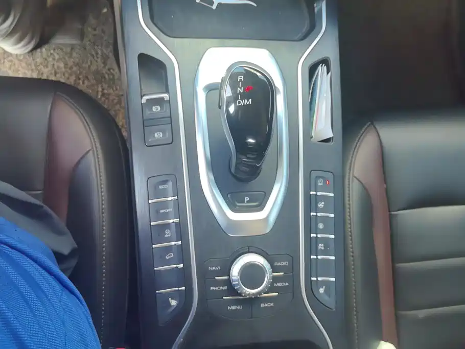 Wey Wey VV5 — миниатюра 16