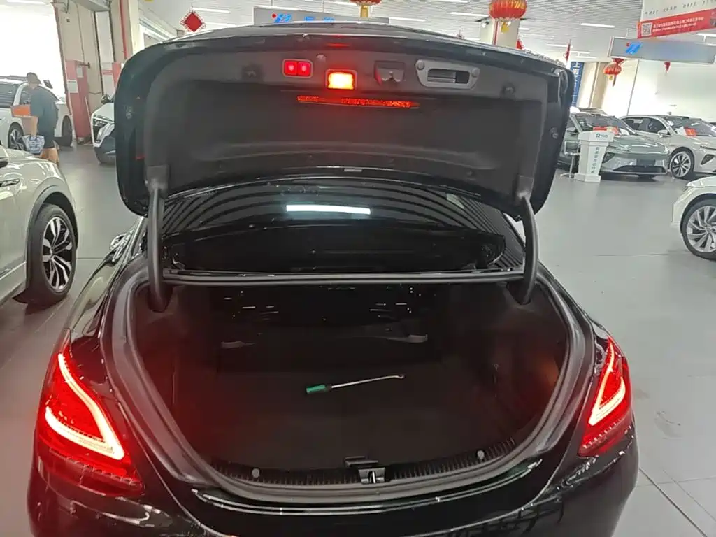 Mercedes-Benz C-Class — миниатюра 19