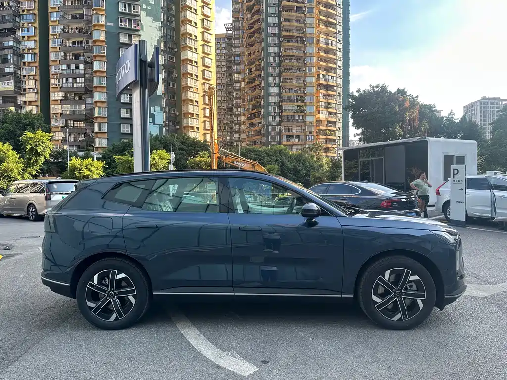 Volvo XC70 PHEV — миниатюра 4