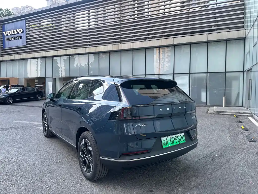 Volvo XC70 PHEV — миниатюра 6