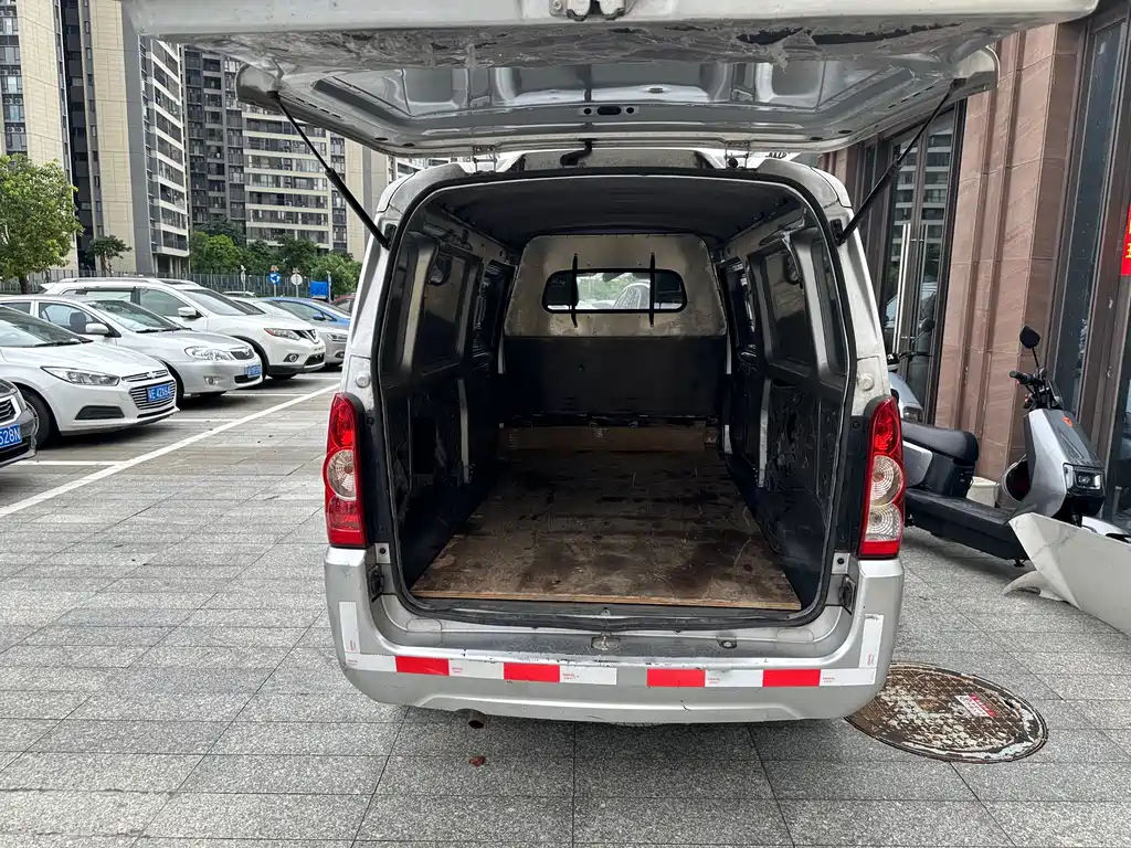 Wuling Rongguang — миниатюра 3