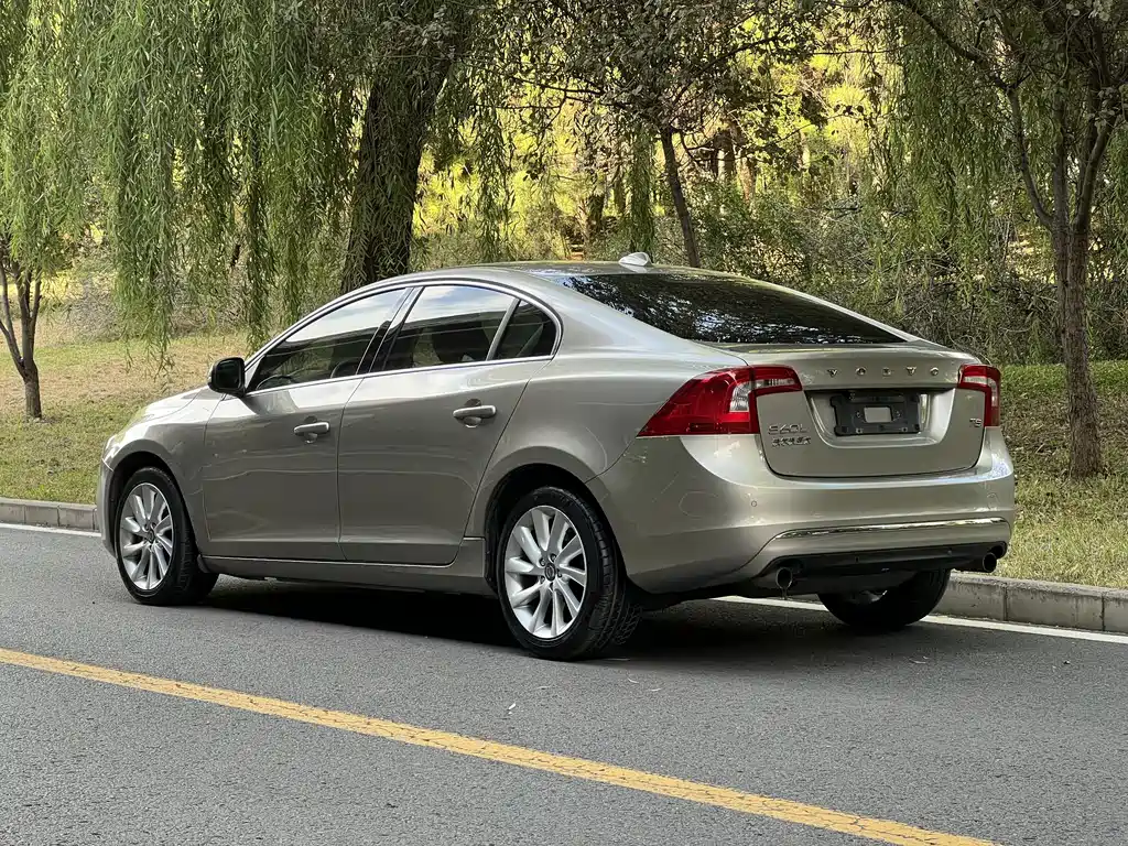 Volvo S60 — миниатюра 9