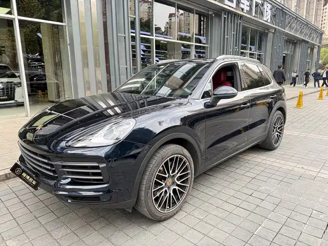 PORSCHE CAYENNE 2021