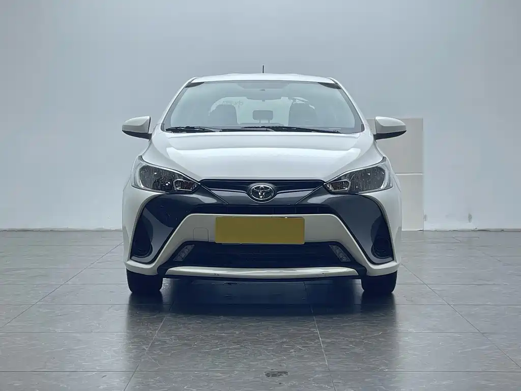 Toyota Yaris L — миниатюра 2