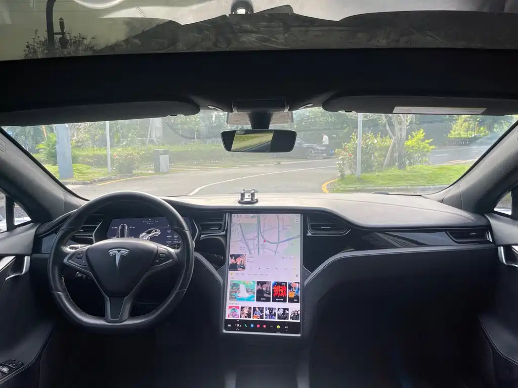 Tesla Model S — миниатюра 22
