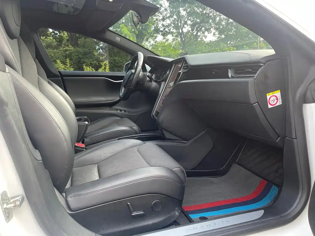 Tesla Model S — миниатюра 16