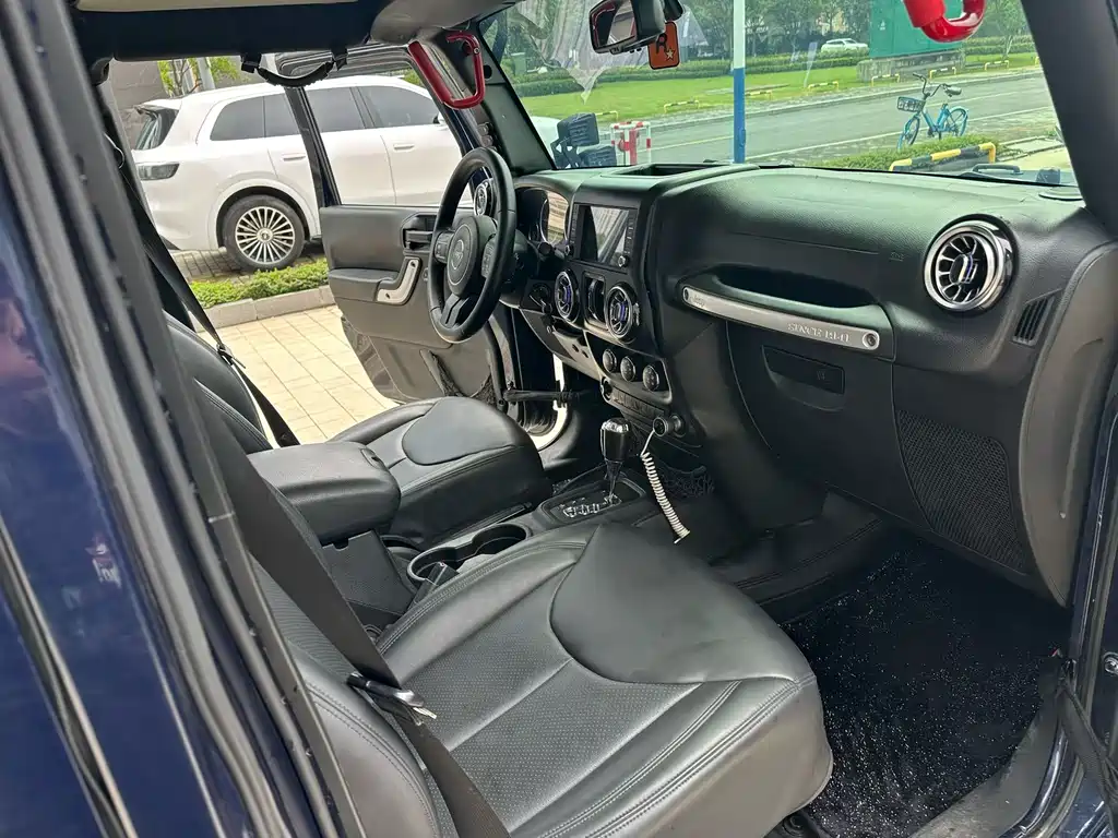 Jeep Wrangler — миниатюра 8