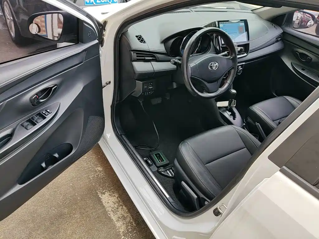 Toyota Yaris L — миниатюра 16