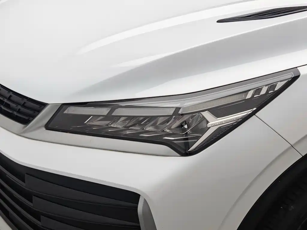 Geely Binyue — миниатюра 8
