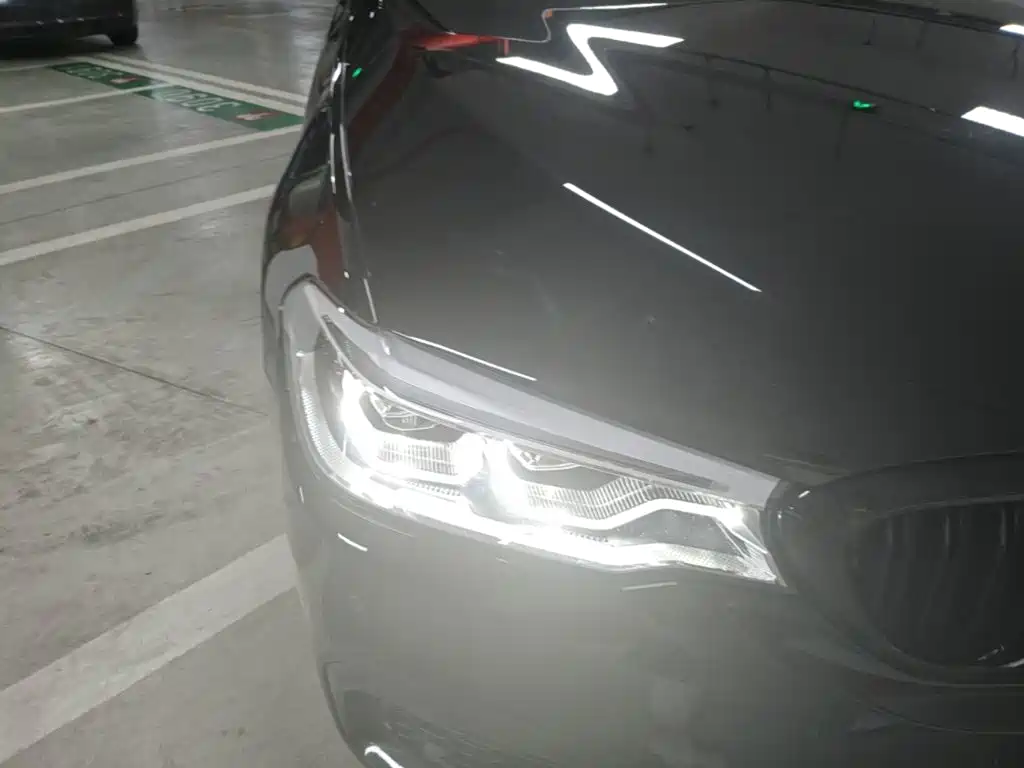 BMW 5 Series — миниатюра 13